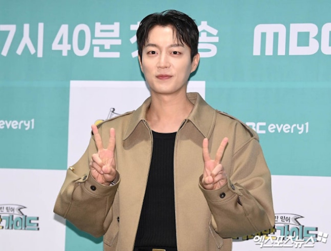 Yoon Doo Joon to Host New Show 'Fandom Stage' on Wavve