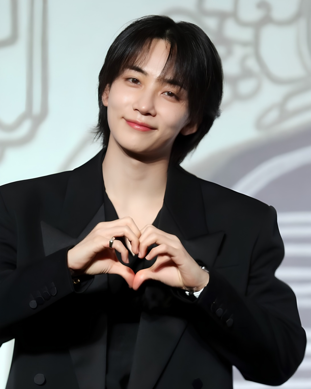 SEVENTEEN’s Jeonghan Officially Discharged From Military Service Today
