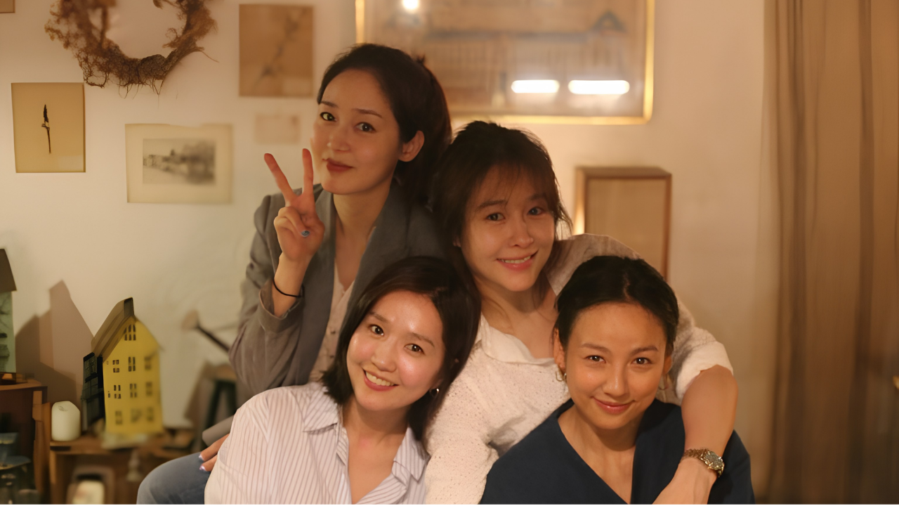 Fin.K.L Reunites? Members' Beach Photo Sparks Excitement Online