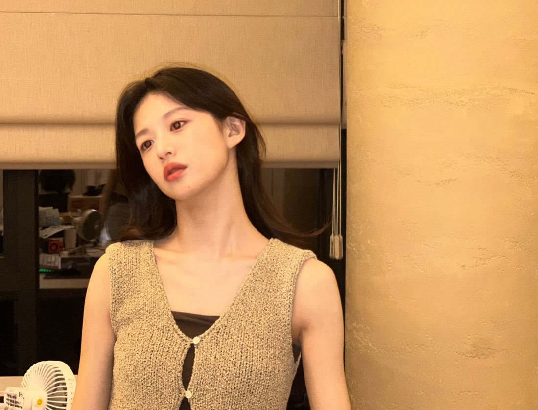 Go Youn Jung | INSTAGRAM @goyounjung
