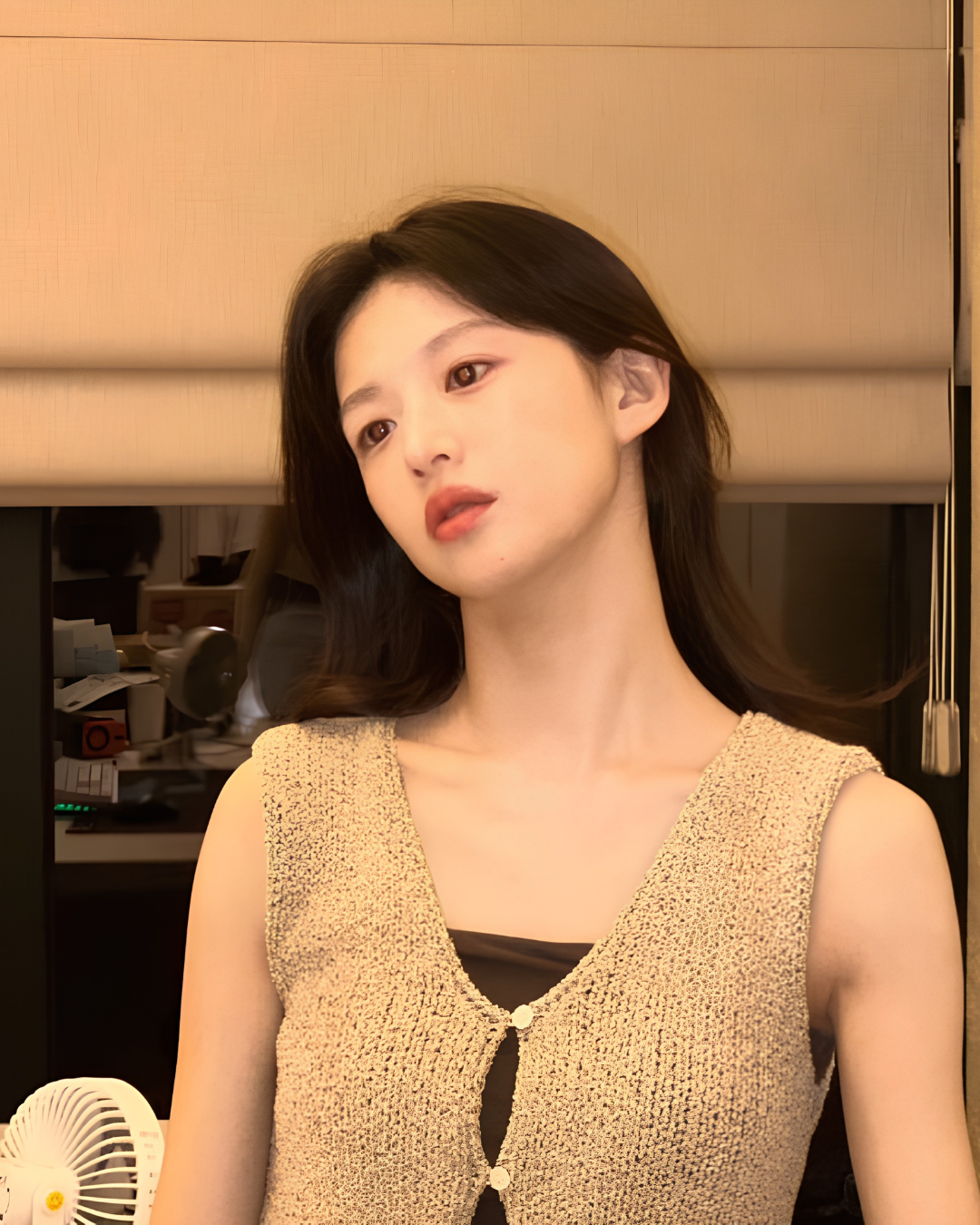 Go Youn Jung Turns Heads with Chic Short Hair in New Instagram Photos