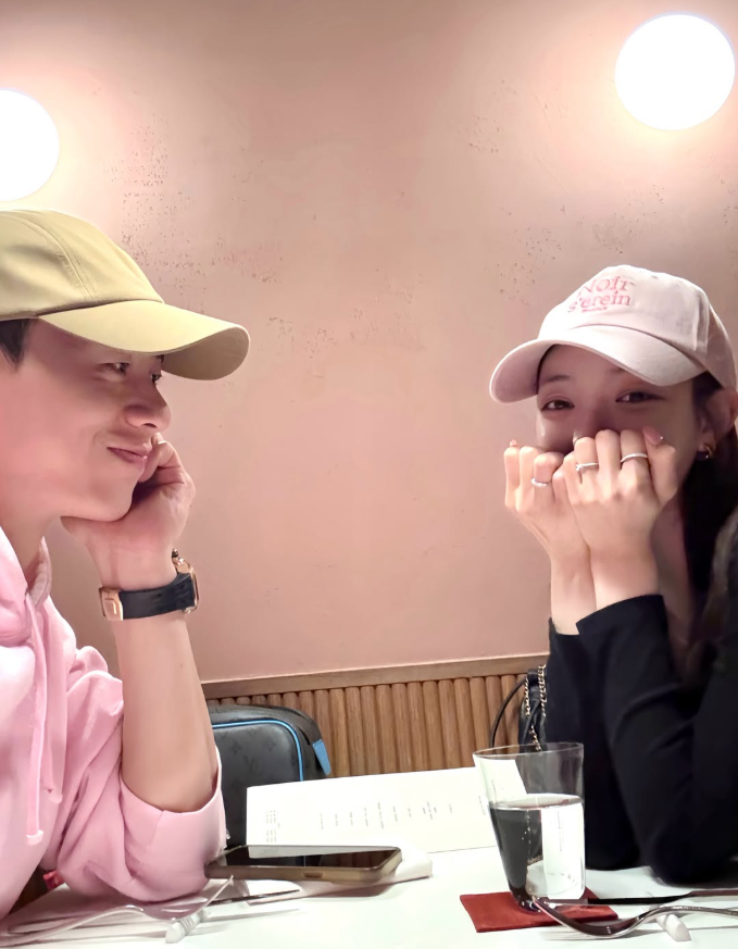'Single’s Inferno 3' Stars Lee Gwan Hee and Yoo Si Eun Officially Confirm They're Dating