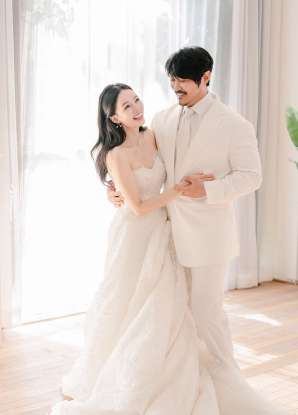 KCM Shares Beautiful Wedding Photos Ahead of Long-Awaited Ceremony With Wife Bang Ye Won